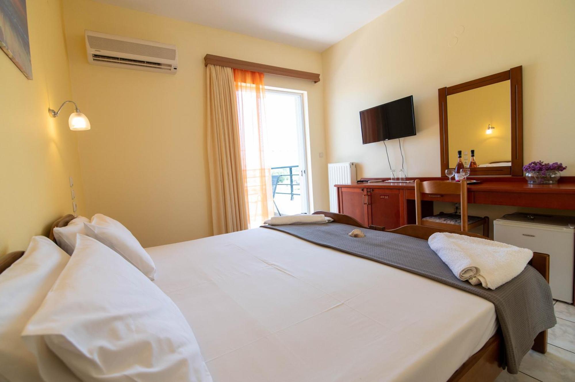 Iraklis Hotel Mítikasz Kültér fotó